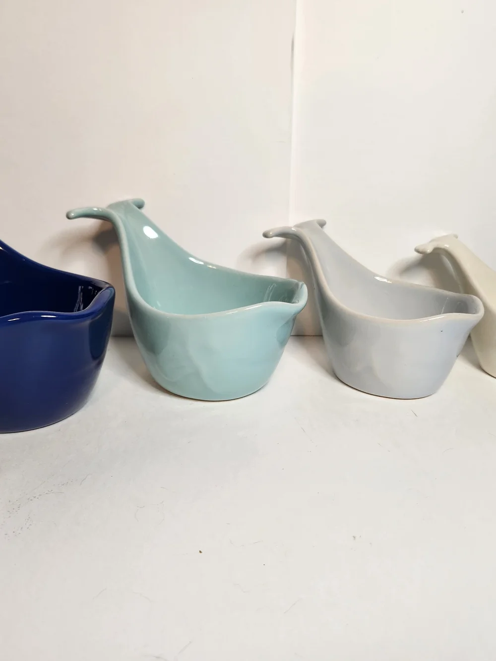 Cracker Barrel 4 Stoneware Blue Whale Stackable Nesting Measuring Cups